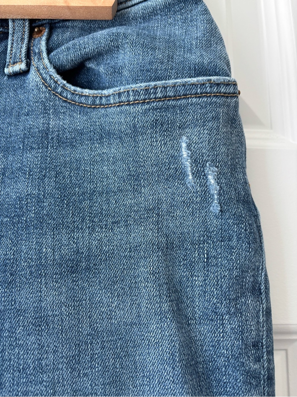 J.Crew Slim Boyfriend Jeans Size 25 Medium Blue Wash Distressed - Picture 3 of 10